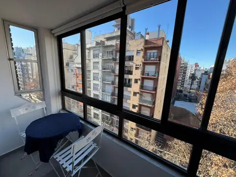 DEPARTAMENTO DE 3 AMBIENTES RECICLADO CON DOS BALCONES.