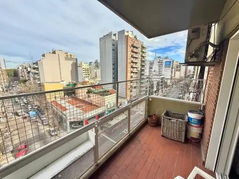 VENTA DEPARTAMENTO 4 AMBIENTES CON BALCÓN Y COCHERA EN CABALLITO