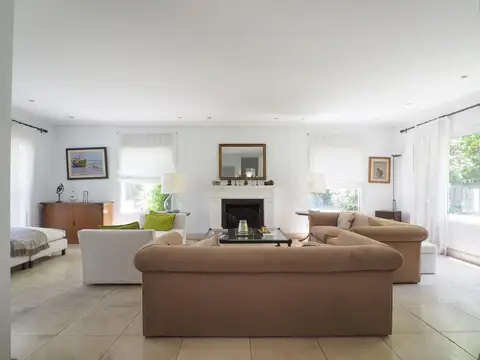 Casa 7 ambientes con 3 baños