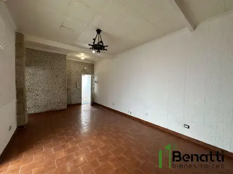 Departamento 2 ambientes con patio y terraza propia.