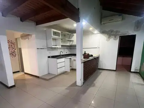 Casa 4 ambientes con 1 baño