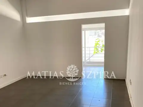 Av Presidente Peron 2700, Piso 1