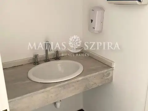 Av Presidente Peron 2700, Piso 1