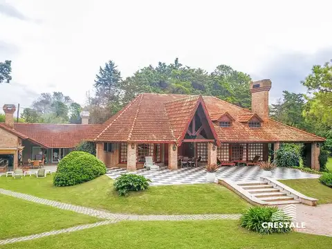 Casa en Venta con 4 cocheras