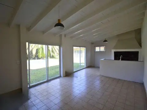 Casa 4 ambientes con 3 baños