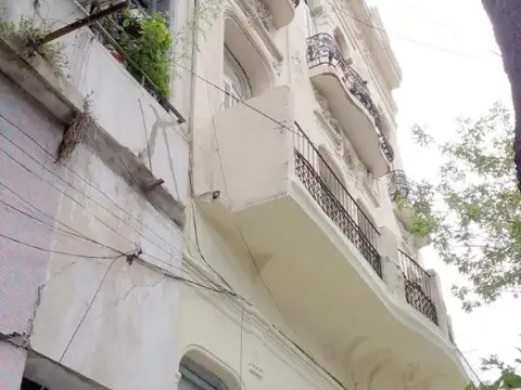 Avda Almirante Brown 1300