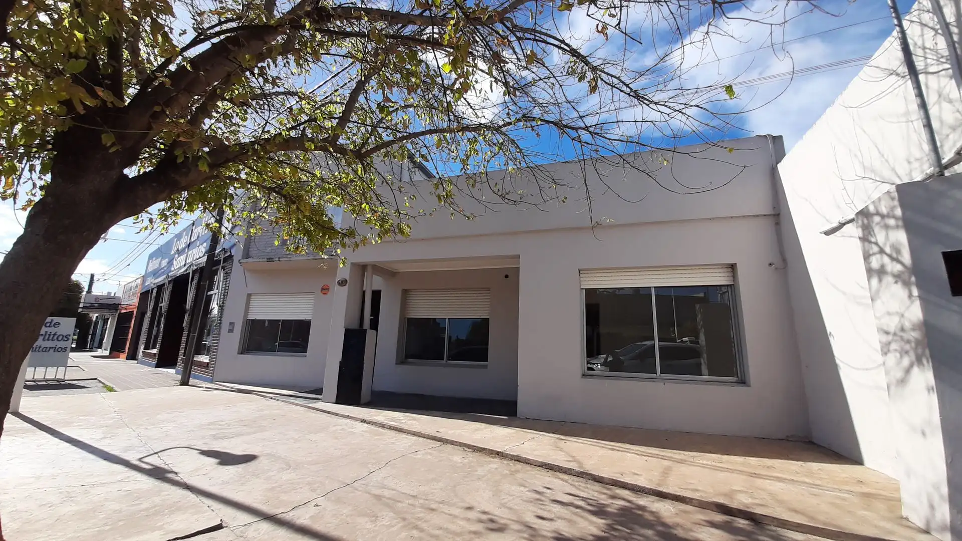 VENTA CASA 3 DORM. C/DEPTO - AV. BALBIN