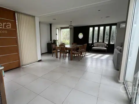 Venta casa de 3 dormitorios, pileta y parque. Campos de Roca II, ruta 2 km 65
