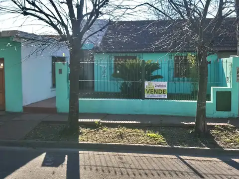VENDE  Casa, tres dormitorios, Barrio Santa Florentina