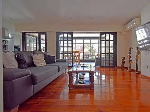 Casa 6 ambientes con 4 baños