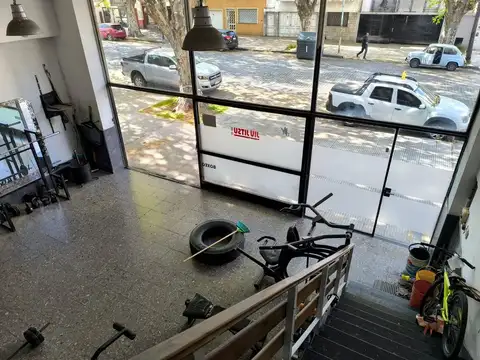 ALQUILER LOCAL COMERCIAL 180 M2 .EN VERSALLES