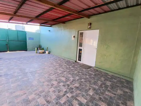 Casa 5 ambientes con 1 baño