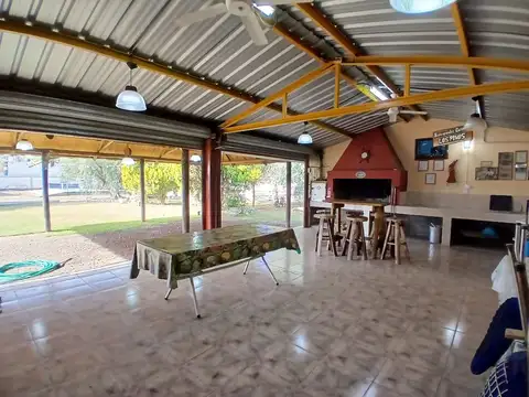 Salón + Quincho, Pileta + Casa