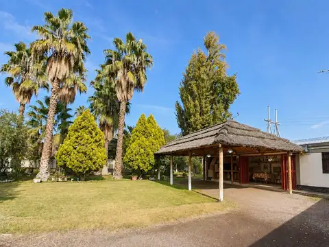 Salón + Quincho, Pileta + Casa