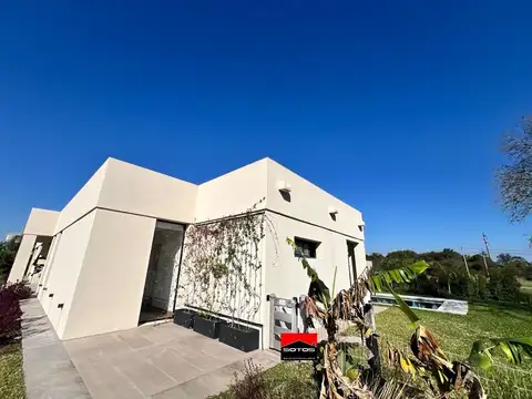 Casa en Venta con 1 cochera