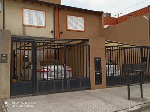 DÚPLEX DE 2 DORMITORIOS CON COCHERA