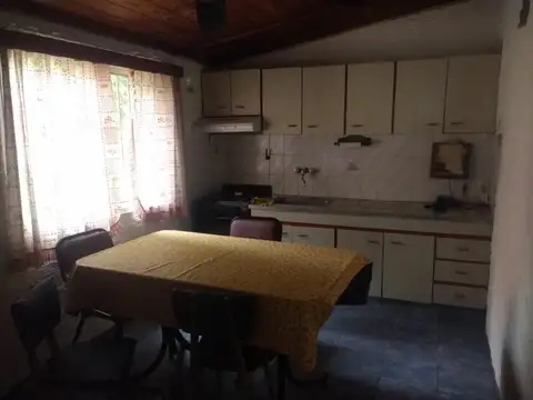 Casa 3 ambientes con 1 baño