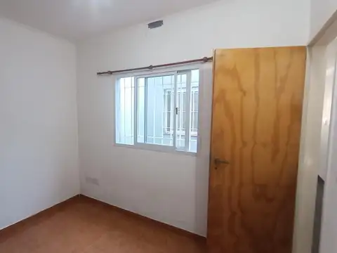 Depto Tipo Casa 2 ambientes con 1 baño