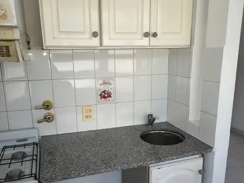 OPORTUNIDAD PICHINCHA MONOAMBIENTE TERCER PISO ESCALERA 481-5308