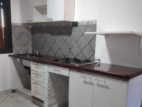 Depto Tipo Casa 4 ambientes con 1 baño