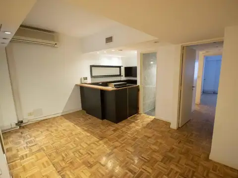 Oficina 5 ambientes con 2 baños