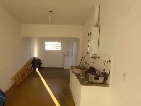 Casa 4 ambientes con 1 baño