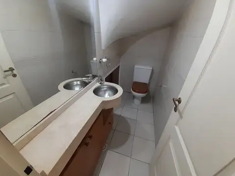 Depto Tipo Casa 5 ambientes con 2 baños