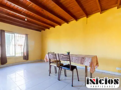 Casa 4 ambientes con 1 baño