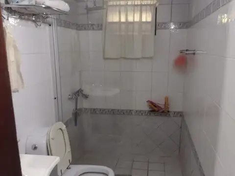 Casa Quinta con Amplio Parque  en Venta en Barrio Parque Almirante Irizar