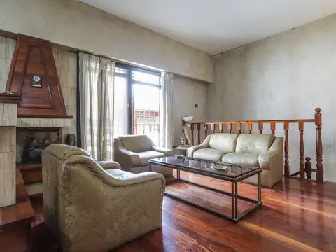 Depto Tipo Casa 4 ambientes con 2 baños