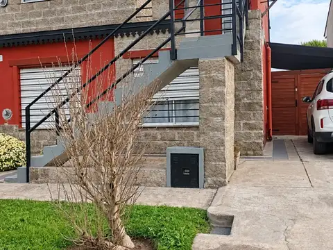 VENTA- CASA EN BLOCK 6 DORMITORIOS, 4 BAÑOS- FARO
