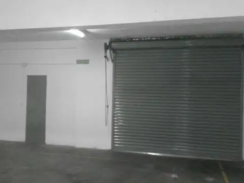 Galpon en Alquiler 43  mts Fondo
