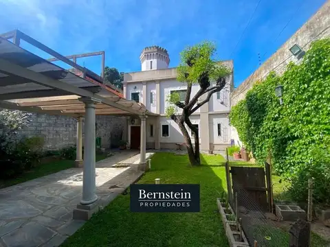 CASA EN VENTA :: PARQUE LELOIR :: 5 AMBIENTES