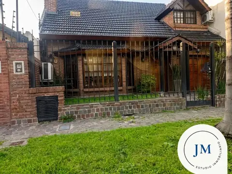 CASA EN CASTELAR