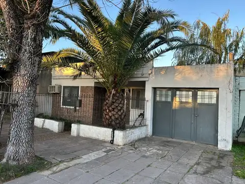 VENTA CASA 2 DORMITORIOS - ZONA ESTE