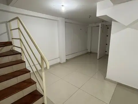 Local en Alquiler en Monte Castro, $ 2.800.000