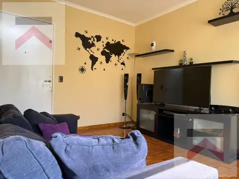 Impecable Departamento 3 ambientes reciclado en Monte Castro. APTO CREDITO.