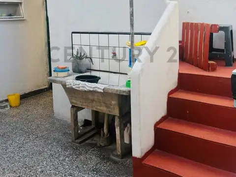 VENTA EN BLOQUE 2 CASAS DE 3 AMBIENTES EN LANUS O – IDEAL DOS FAMILIAS O INVERSI