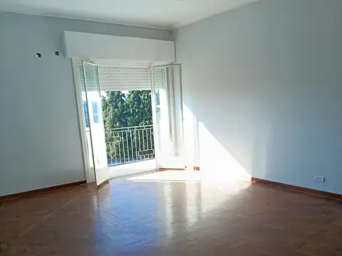 VENDE DEPARTAMENTO 3 AMB CON BALCON Y TERRAZA EXCLUSIVA, SAN MARTIN, A 50MTS GRAL PAZ
