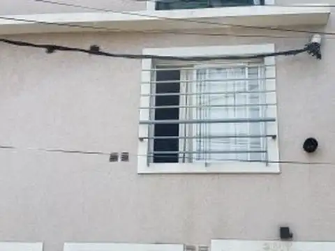 MONOAMBIENTE DIVIDIDO SOBRE AVD J B JUSTO 