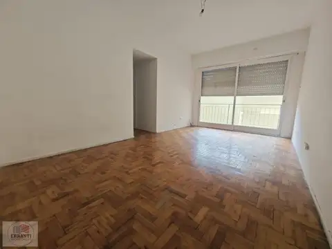 Venta amplio 2 ambientes en Balvanera