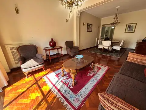 VENTA - Depto 3 dormitorios + comodín al frente con balcón