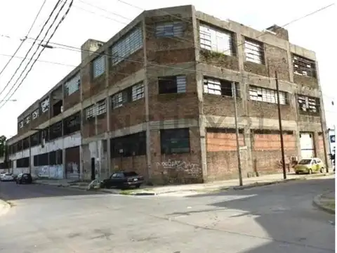 Alquiler Galpon Industrial Lomas del Mirador 4450 m2 Entrada Camiones