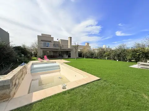 Casa en Venta al Este