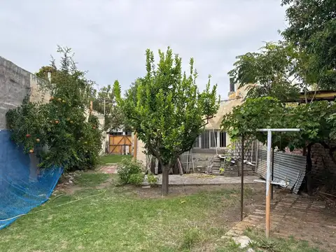 Casa 5 ambientes con 1 baño