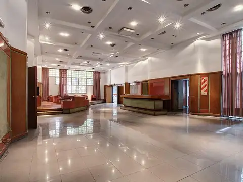 Edificio en Block en esquina en el barrio de Barracas.