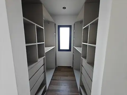 Casa en Venta en Pilar Del Este, USD 180.000