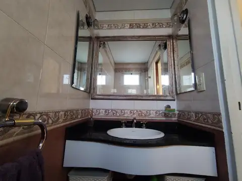 Depto Tipo Casa 4 ambientes con 2 baños