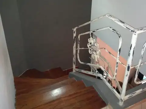 Casa en Alquiler con 2 cocheras