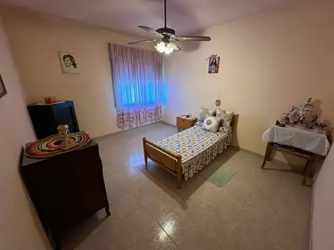 Casa 5 ambientes con 1 baño